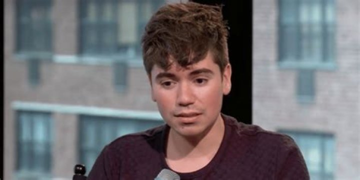 Noah Galvin to the Wayne Wiki FANDOM powered by Wikia