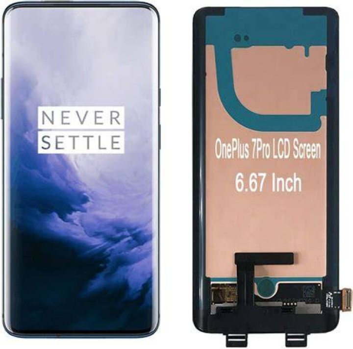 OnePlus 7 Pro Display held in hand OnePlus 7 Pro Display held in hand