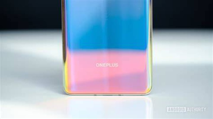 OnePlus 8 back OnePlus logo OnePlus 8 back OnePlus logo