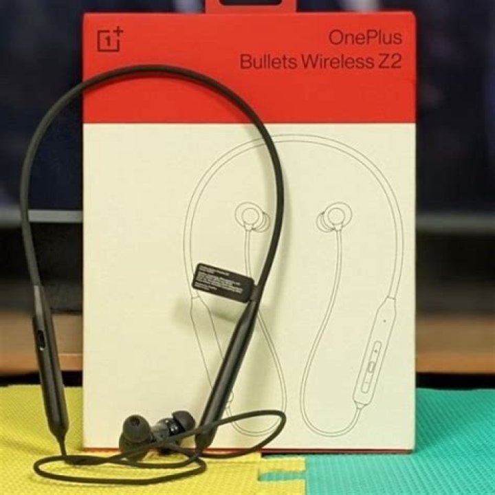 OnePlus Bullets Wireless Z control pod and earphones OnePlus Bullets Wireless Z control pod and earphones