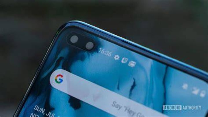OnePlus Nord Punch hole close up on the home scrreen OnePlus Nord Punch hole close up on the home screen