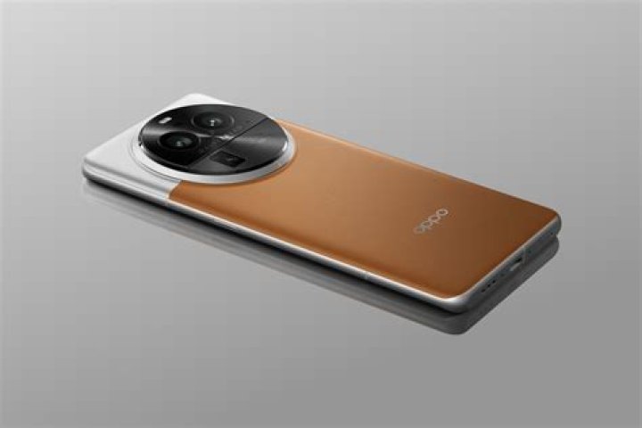 Oppo Find X3 Pro hero shot Oppo Find X3 Pro hero shot
