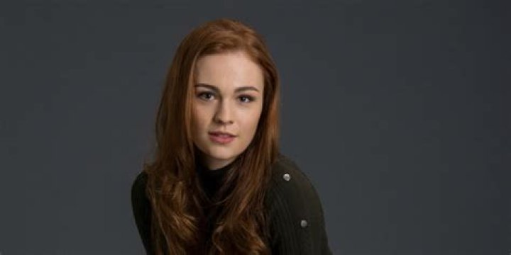 outlander cast net worth outlander cast net worth