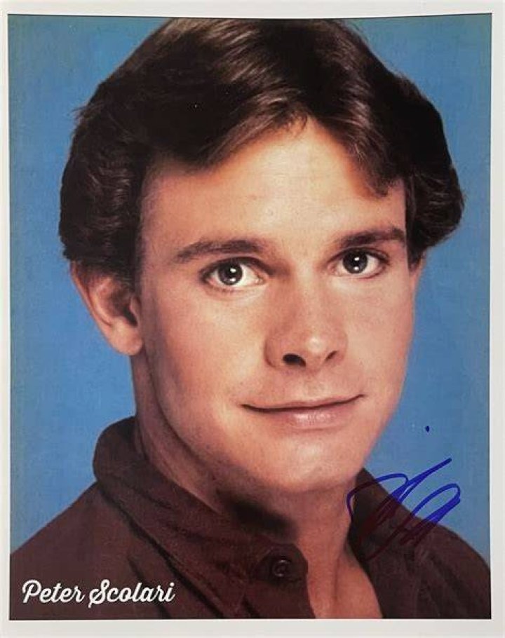 Peter Scolari at a signing