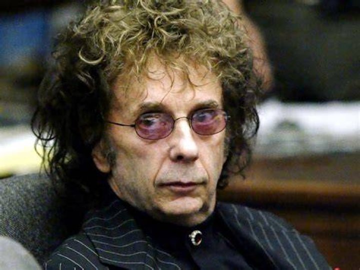 Phil Spector looking at jury
