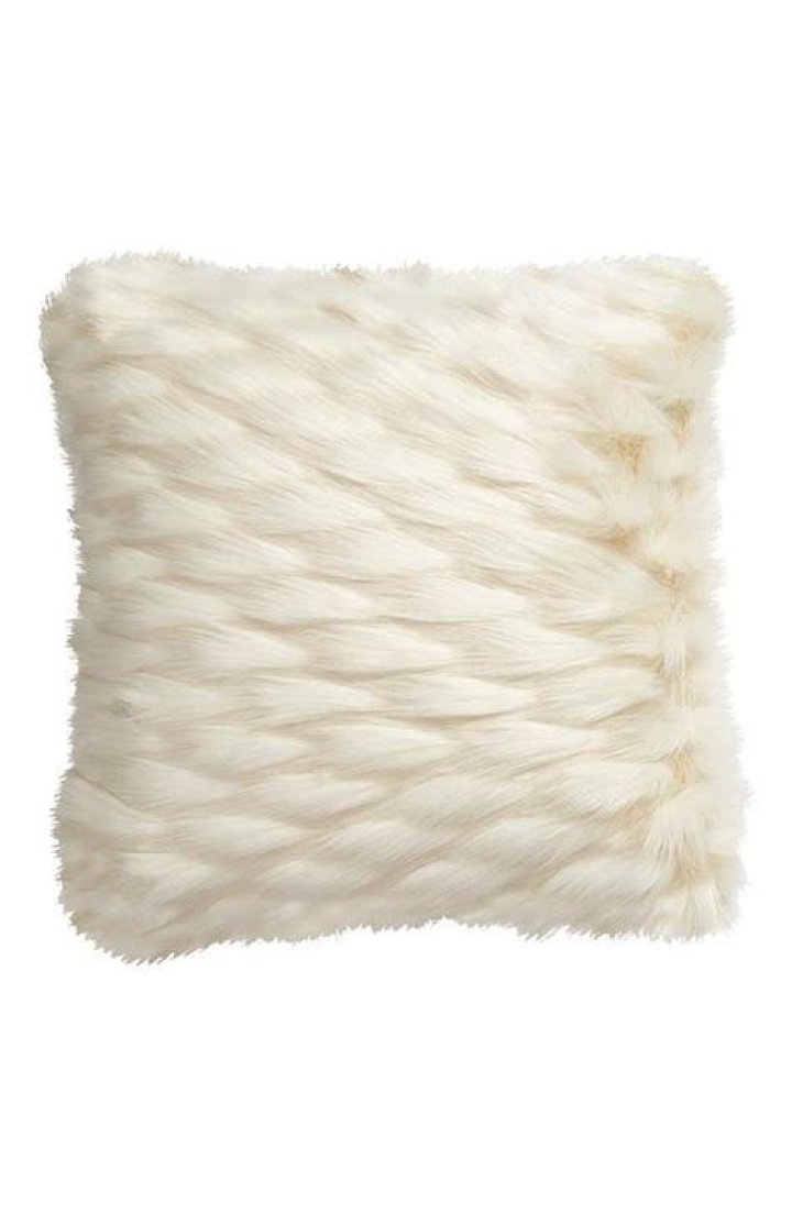Rachel Parcell Throw 