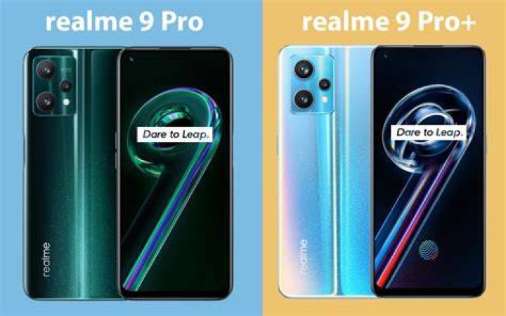 Realme 9 Pro vs Realme 9 Pro Plus home screens in hand