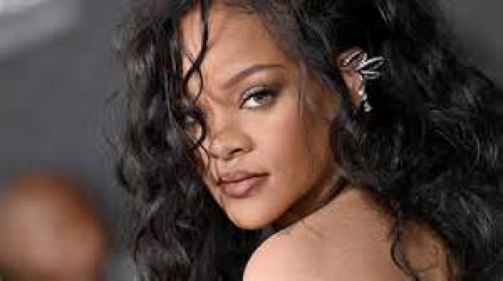 rihanna's fashion style