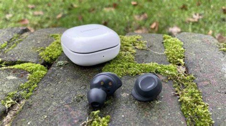 Samsung Galaxy Buds Live left profile Samsung Galaxy Buds Live left profile
