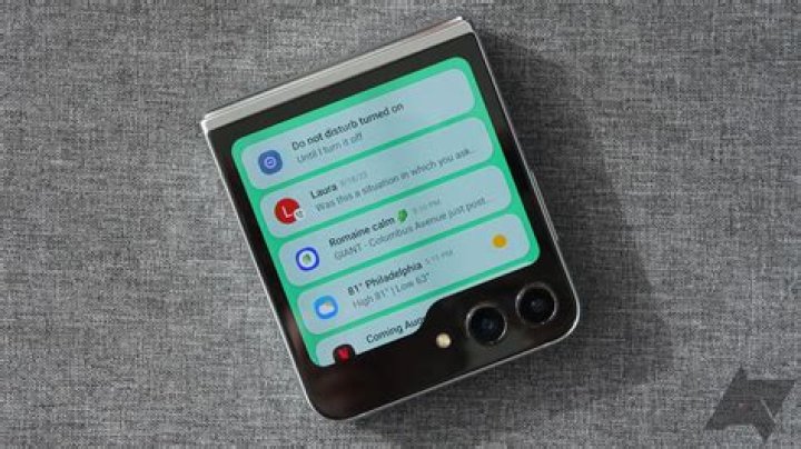 Samsung Galaxy Z Flip notification window