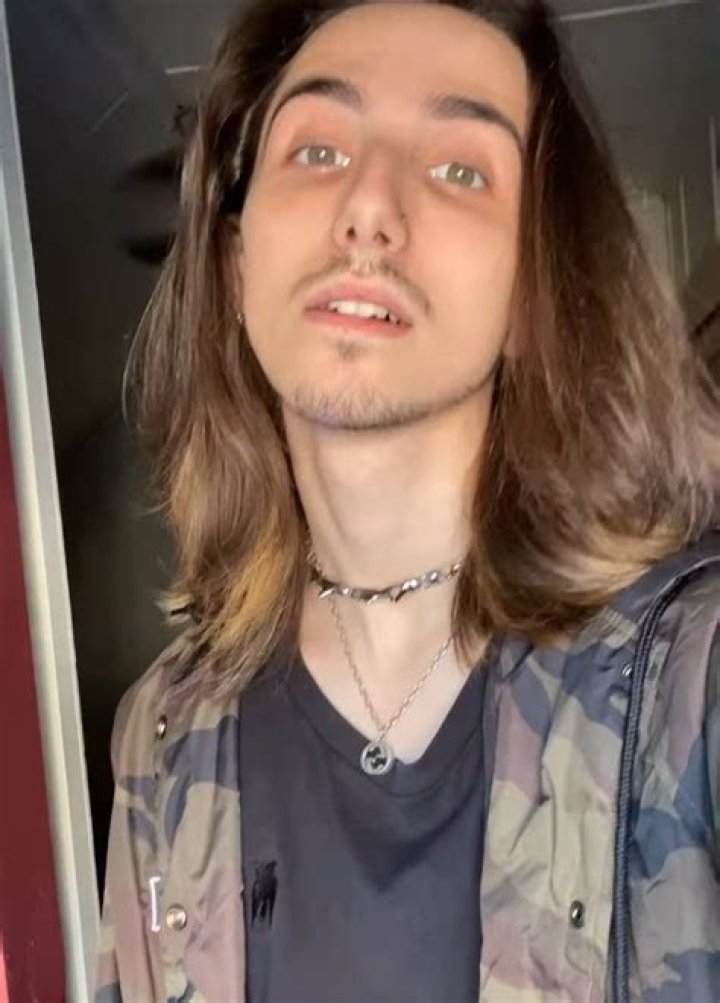 Seth Borden Physical Appearance Seth Borden Physical Appearance