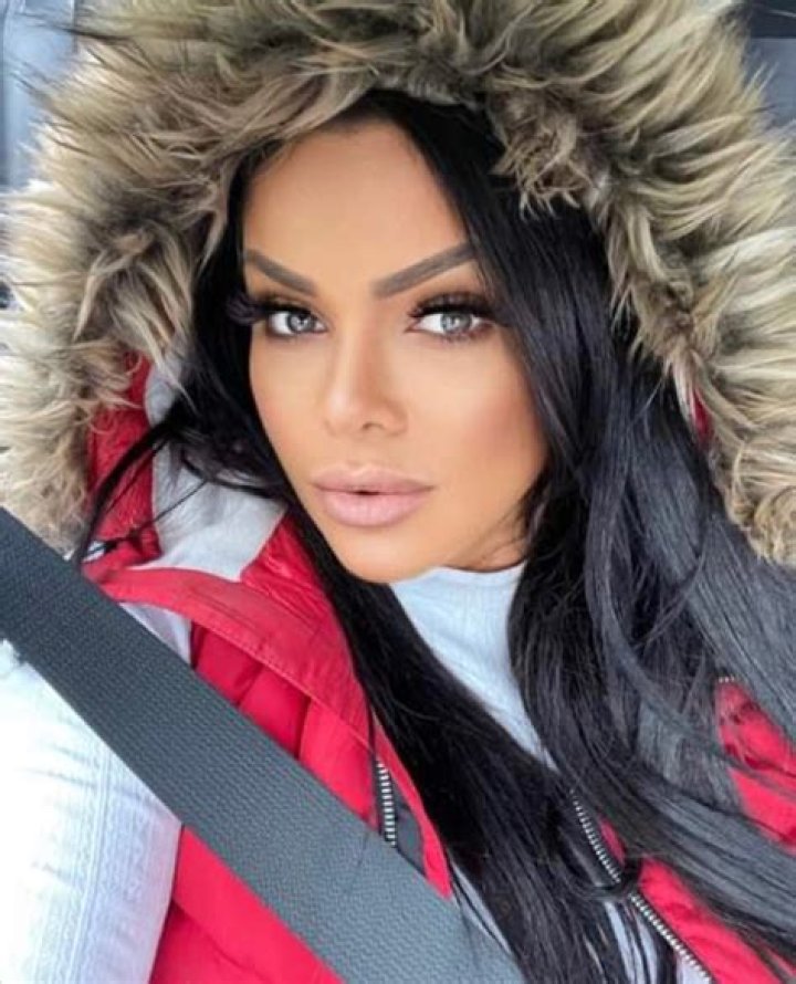 Sheyla Hershey on social media