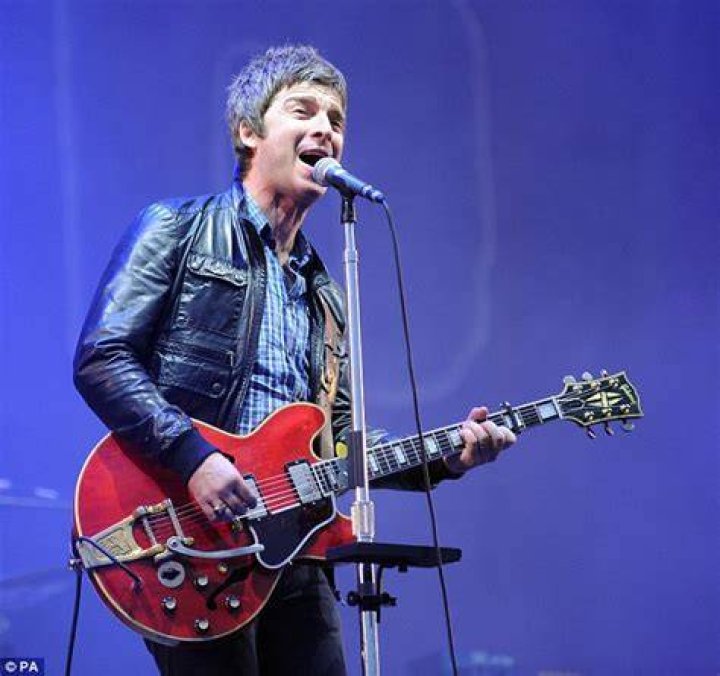 Singer Noel Gallagher trashes Oasis's music videos Daily Mail Online