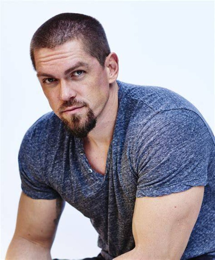 Steve Howey Steve Howey