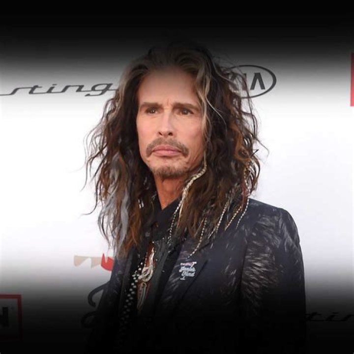 Steven Tyler..that's what I'm talkin' about! Steven tyler aerosmith, Steven tyler, Tyler aerosmith