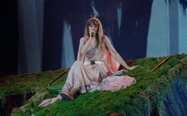 STYLECASTER | Taylor Swift Folklore Fashion