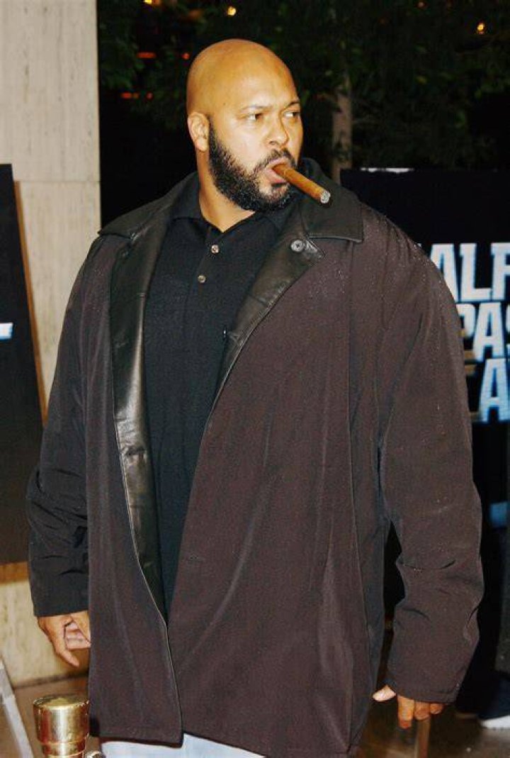 Suge Knight posing