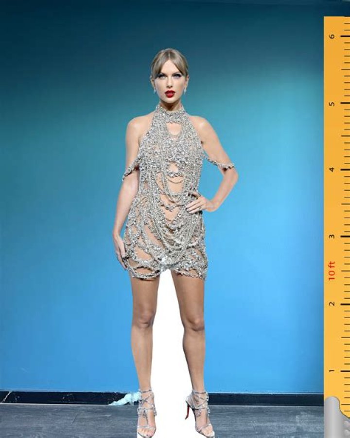Taylor Mathis [Vid&eacute;o] en 2022 Mode, Id&eacute;es de mode