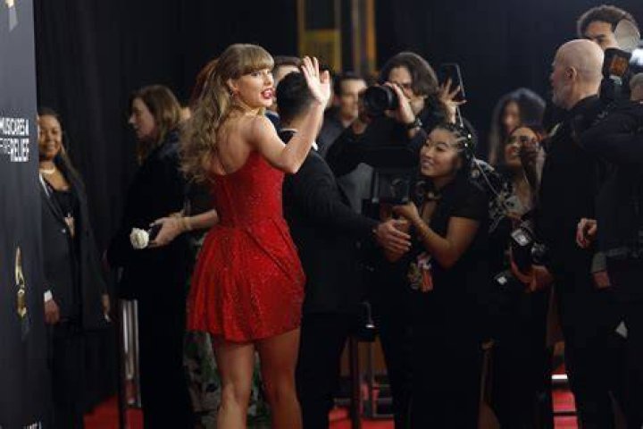 Taylor Swift attends event