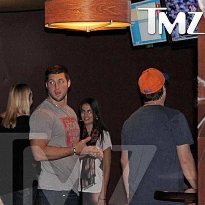 Tim Tebow dating Camilla Belle