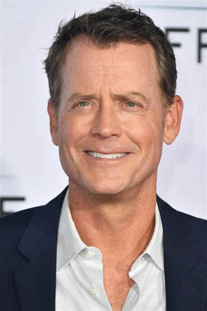 WHET Greg Kinnear?