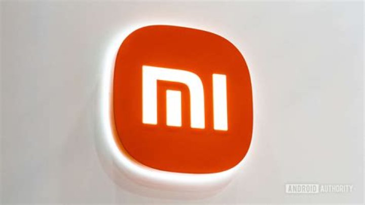 Xiaomi 12 Ultra leaks with massive camera system