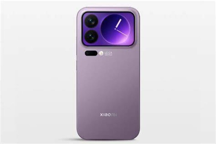 Xiaomi Mi Review Photos round 2 (9 of 9) xiaomi mi 8 held in hand