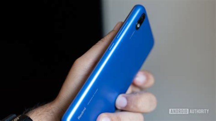 Xiaomi Redmi 7A side profile with volume buttons and power key Xiaomi Redmi 7A side profile with volume buttons and power key